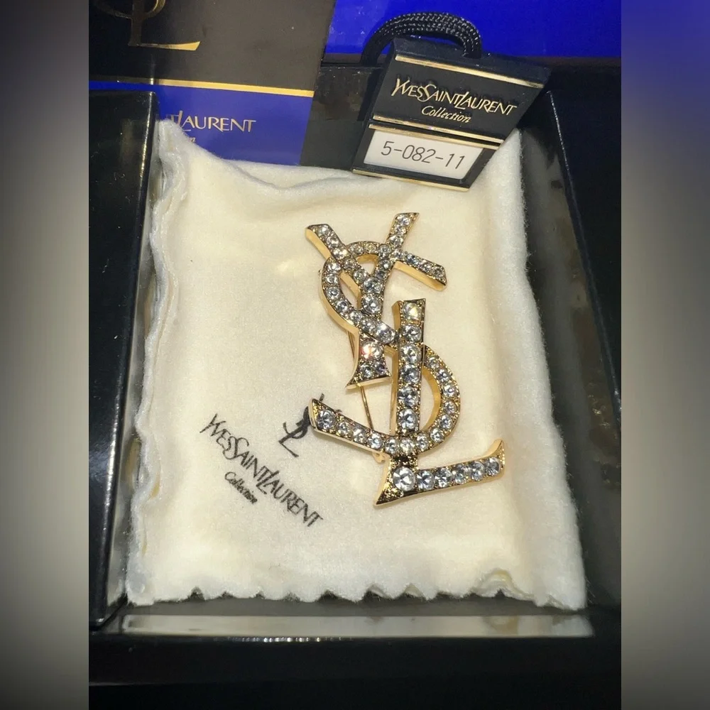 YSL vintage brooch. EUC! With original tags, YSL jewelry buffing cloth, & box! - Picture 3 of 7